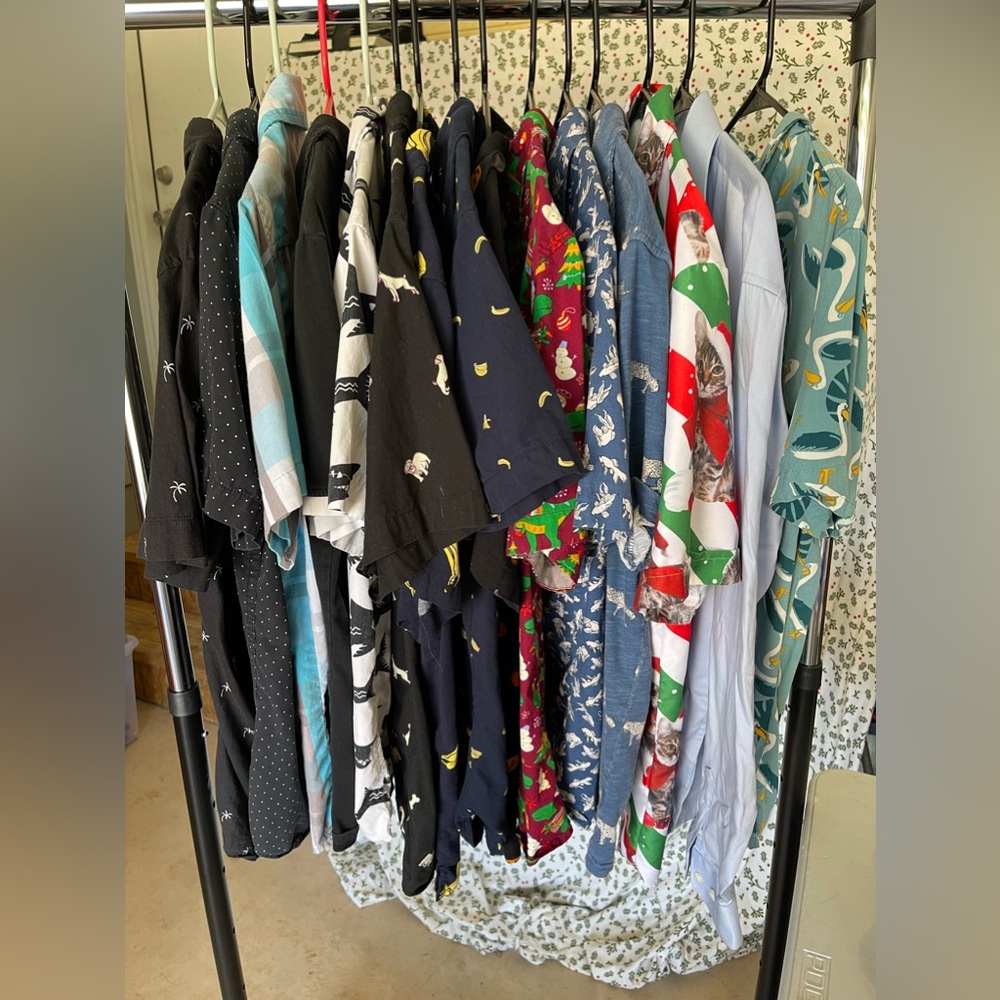 Men’s BUNDLE OF FIFTEEN button down short sleeve shirts